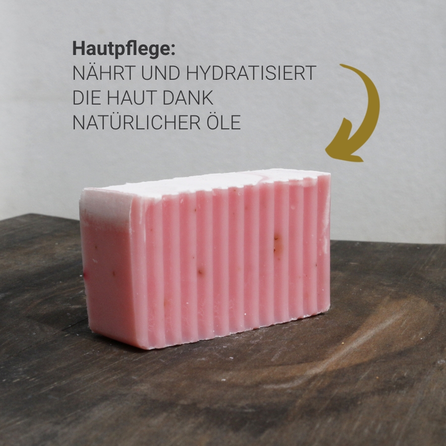 Naturseife mit zusätzlichen Pflanzenölen für die Hautpflege
