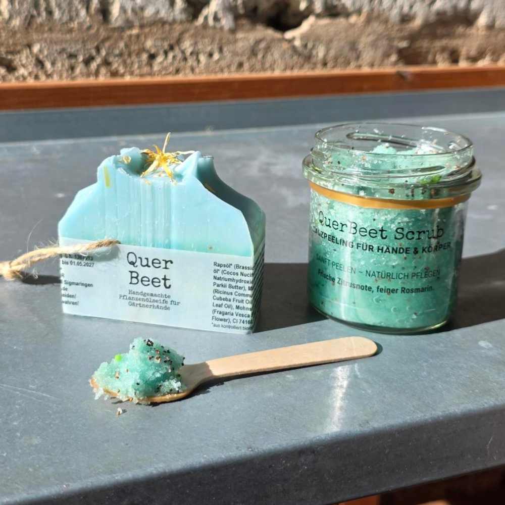 Naturkosmetik für Gartenhände mit Gartenseife und Salzpeeling. Handgemacht mit pflanzlichen Ölen für saubere und gepflegte Hände.