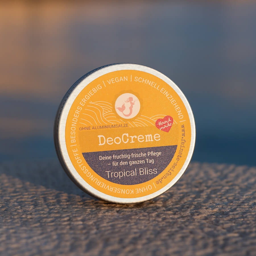 DeoCreme Tropical Bliss in Aluminiumdose mit tropisch-fruchtigem Papayaduft