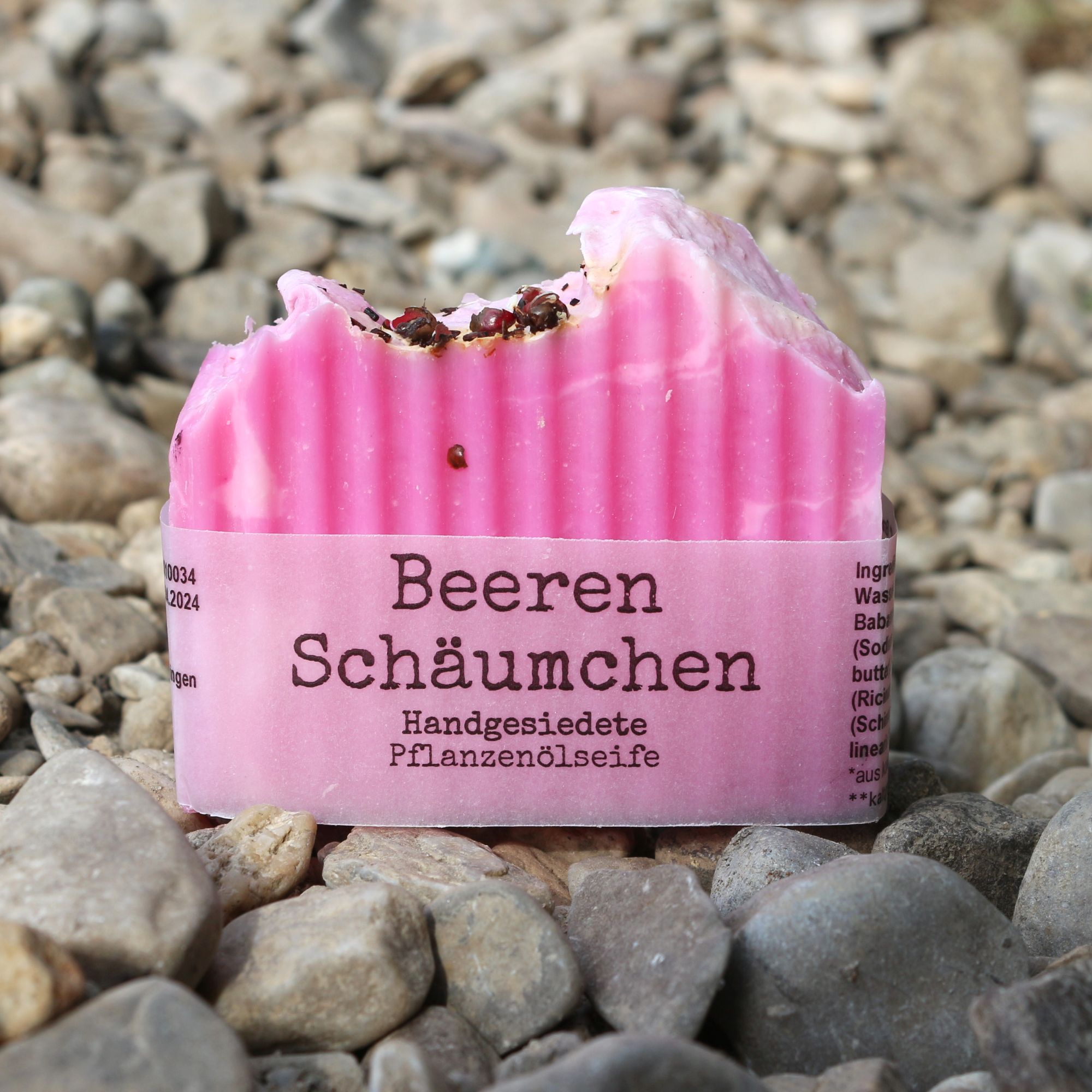 Handgemachte BeerenSchäumchen Naturseife mit Beerenduft
